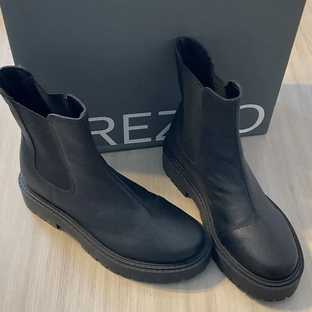 Black Ankle Boots by Arezzo